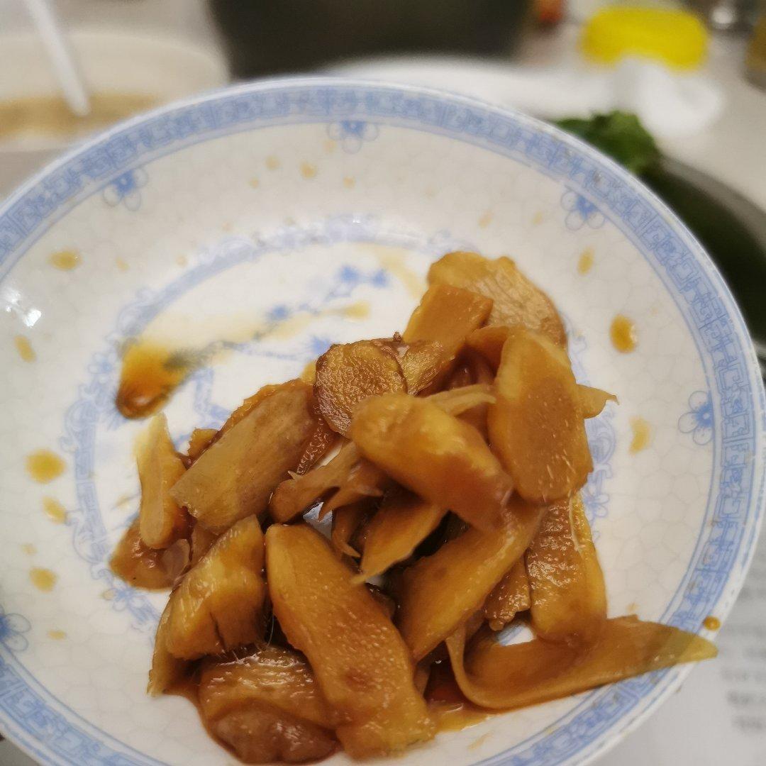 厨师长教你：“爆炒土鸡”的家常做法，只需油盐酱醋，味道非常赞