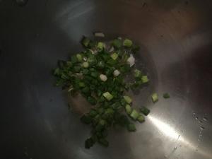 冬瓜(节瓜)裙带菜蛤干汤的做法 步骤2