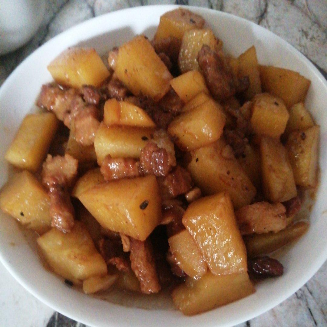 卡卡0205做的五花肉炖土豆