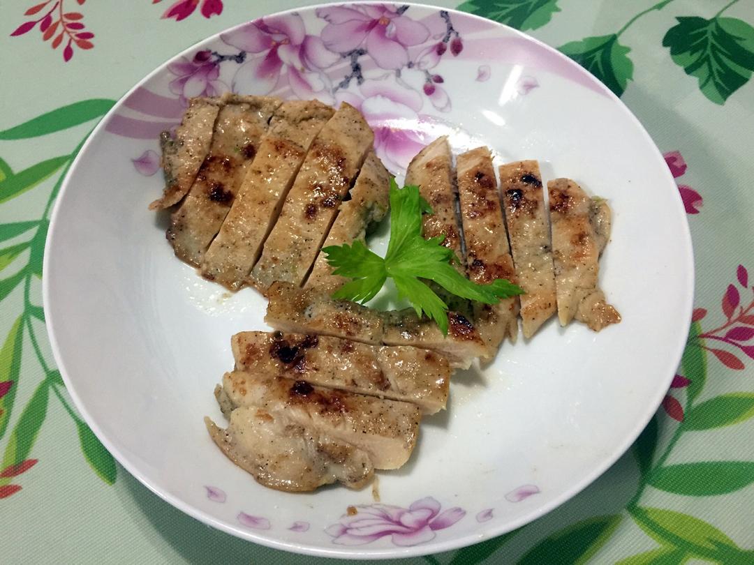 酷炫屌炸天好吃的煎鸡胸肉（香蒜蜂蜜煎鸡胸肉）