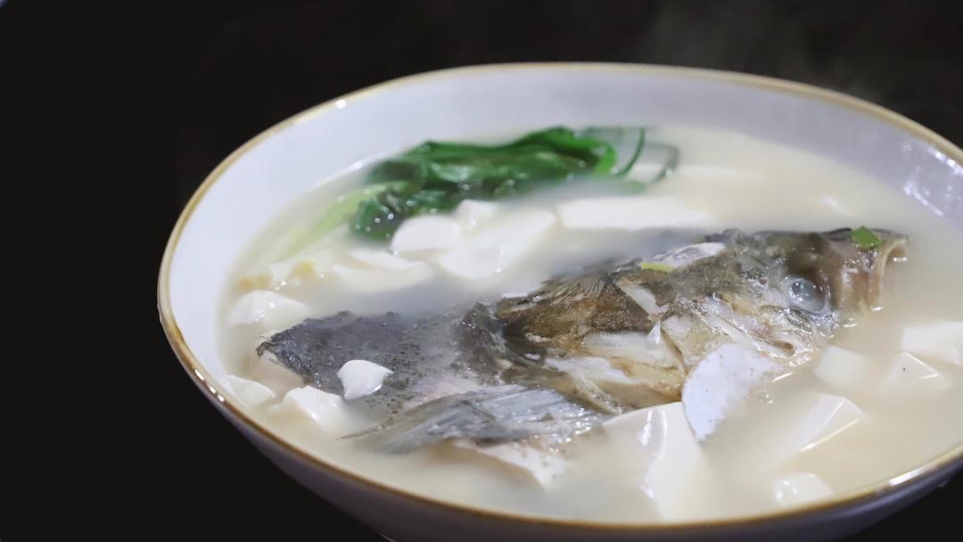 鱼头豆腐汤
