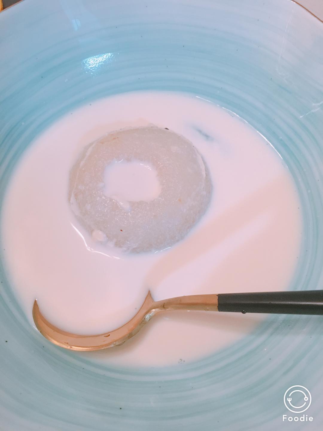 牛奶炖梨的做法