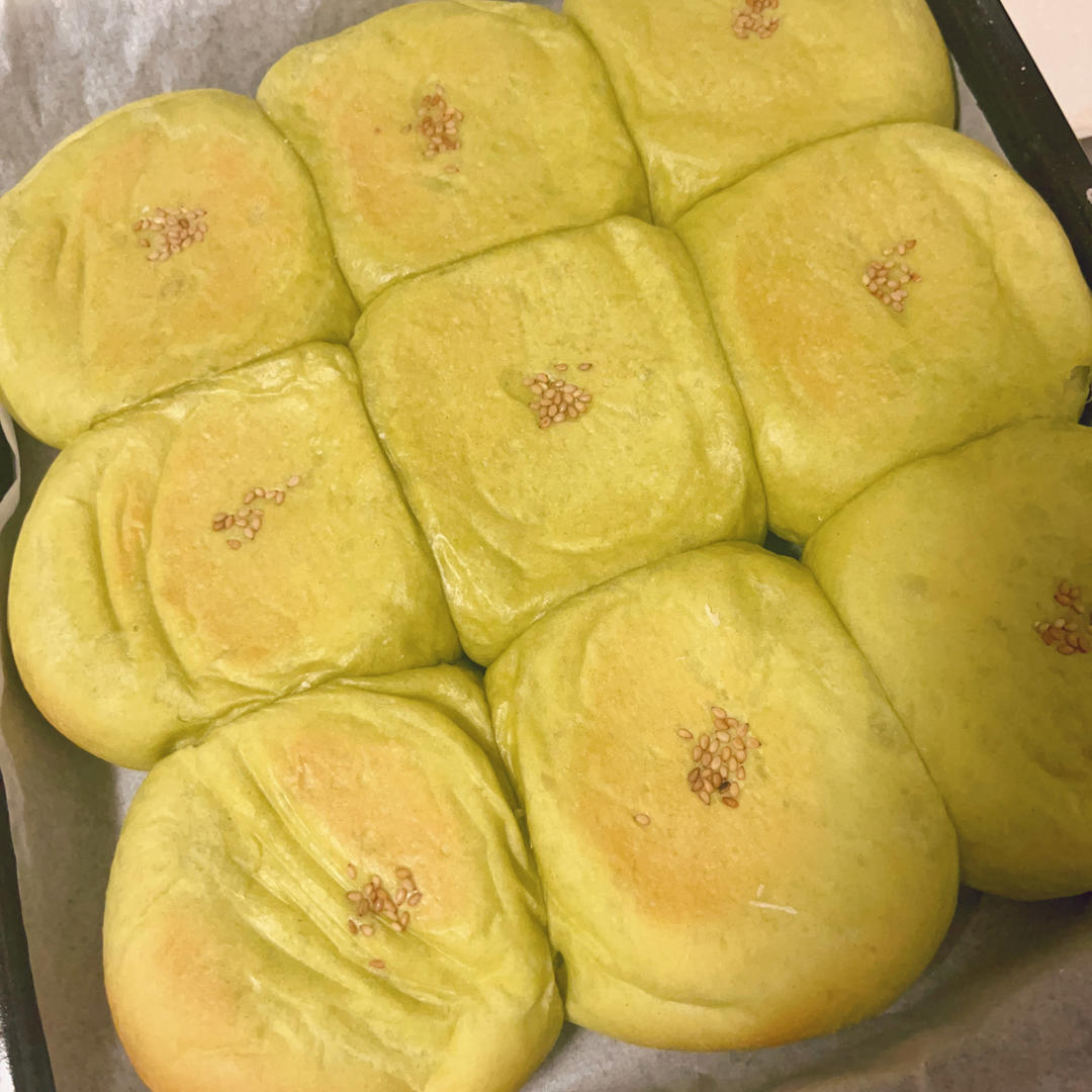 春季限定艾草芋泥日式面包