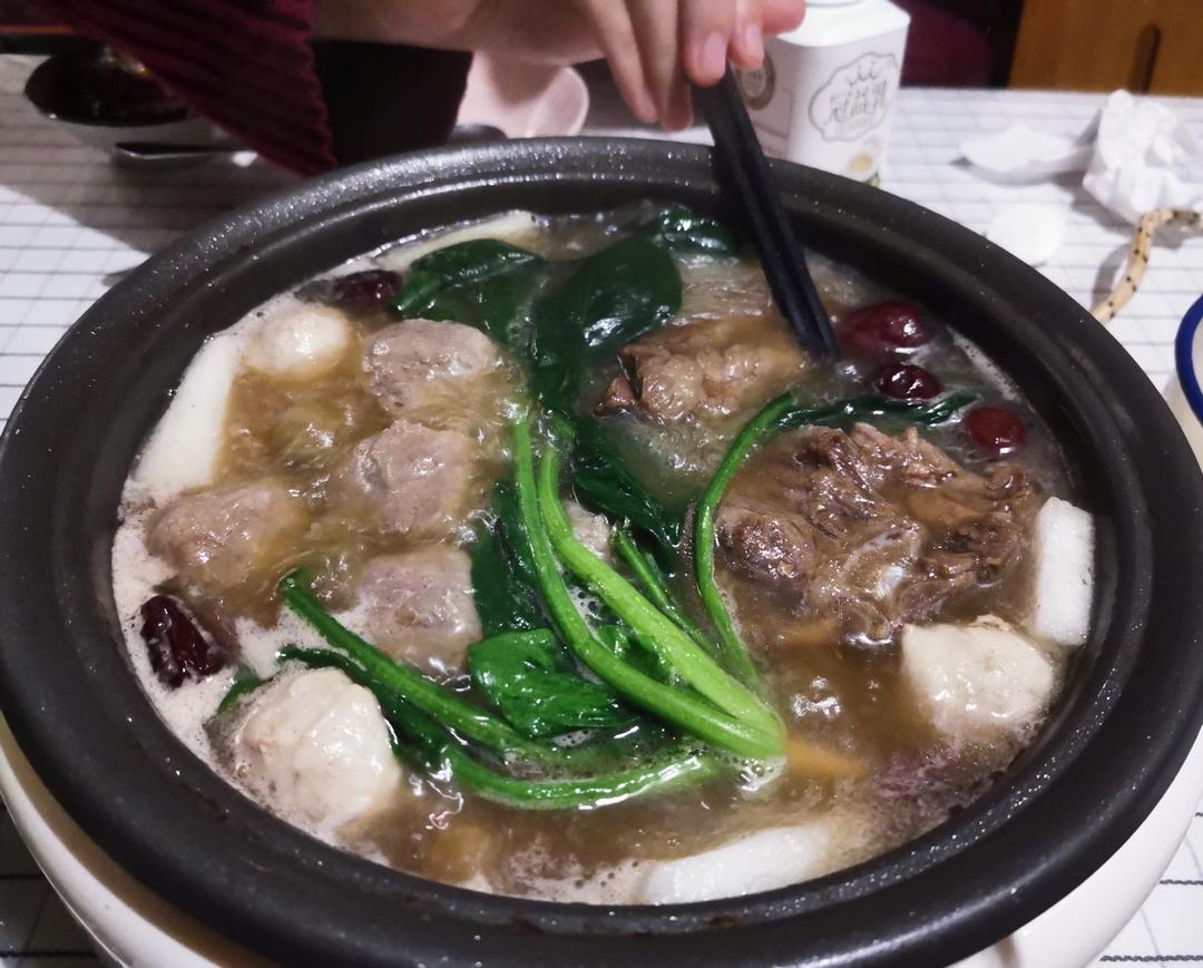 白汤羊蝎子火锅