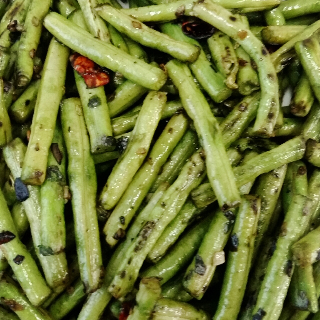 蒜炒豇豆（长豆角）