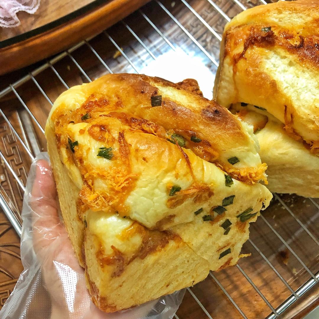 香葱肉松手撕吐司