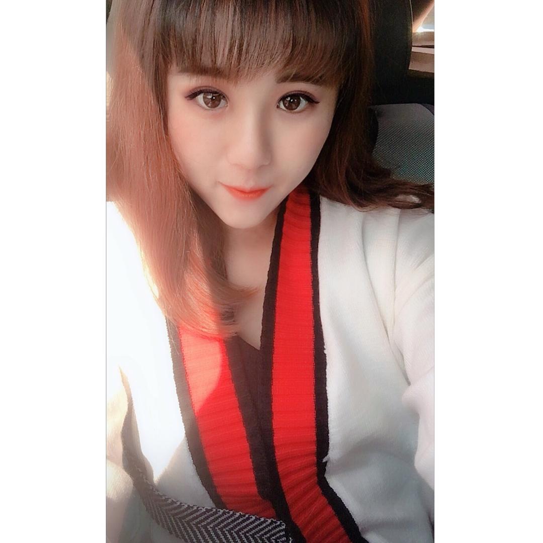 女人再妖也得有个他