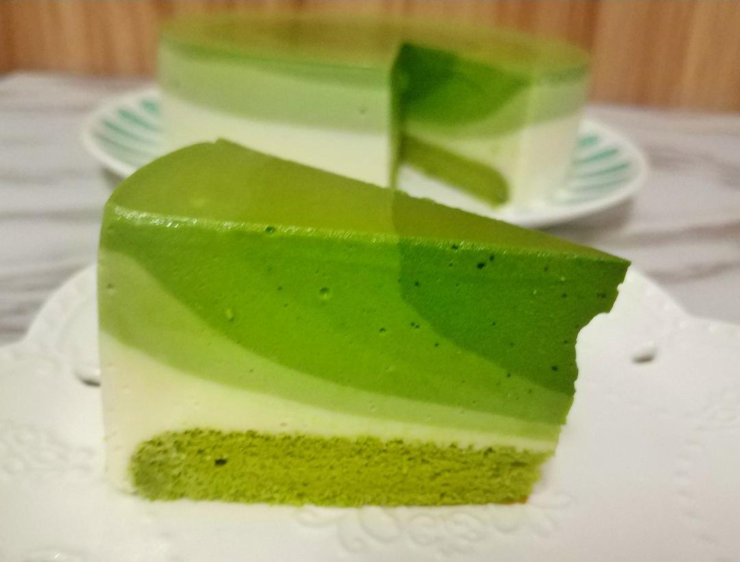 渐变抹茶慕斯蛋糕：我Amanda带着既美又作的抹茶甜点又来了！【曼食慢语】