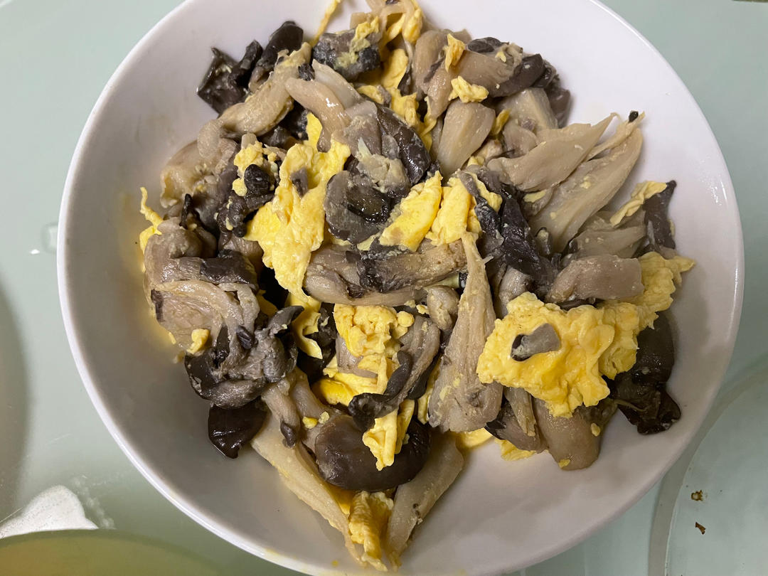 平菇炒鸡蛋