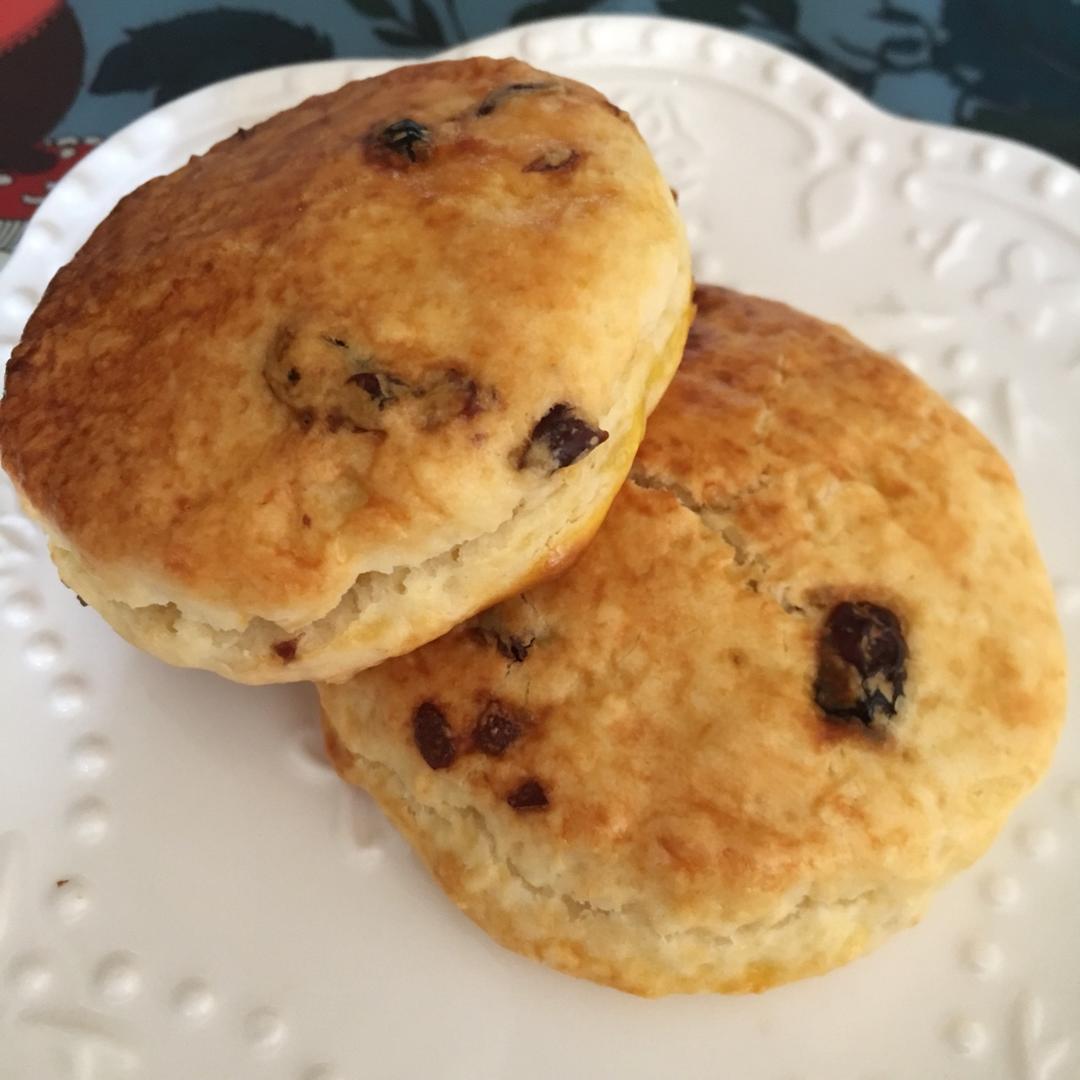 【视频】3分钟 奶油司康Scone(可能是世界上最快手的司康) 消耗淡奶油～