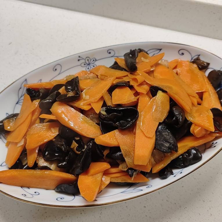 家常菜之胡萝卜木耳炒肉