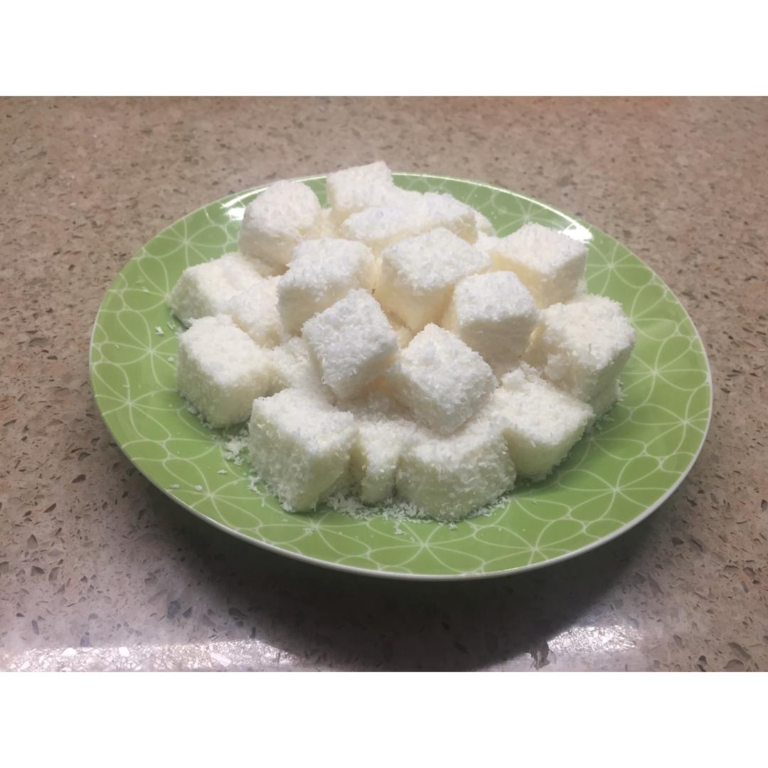完胜85度C牛奶椰丝小方