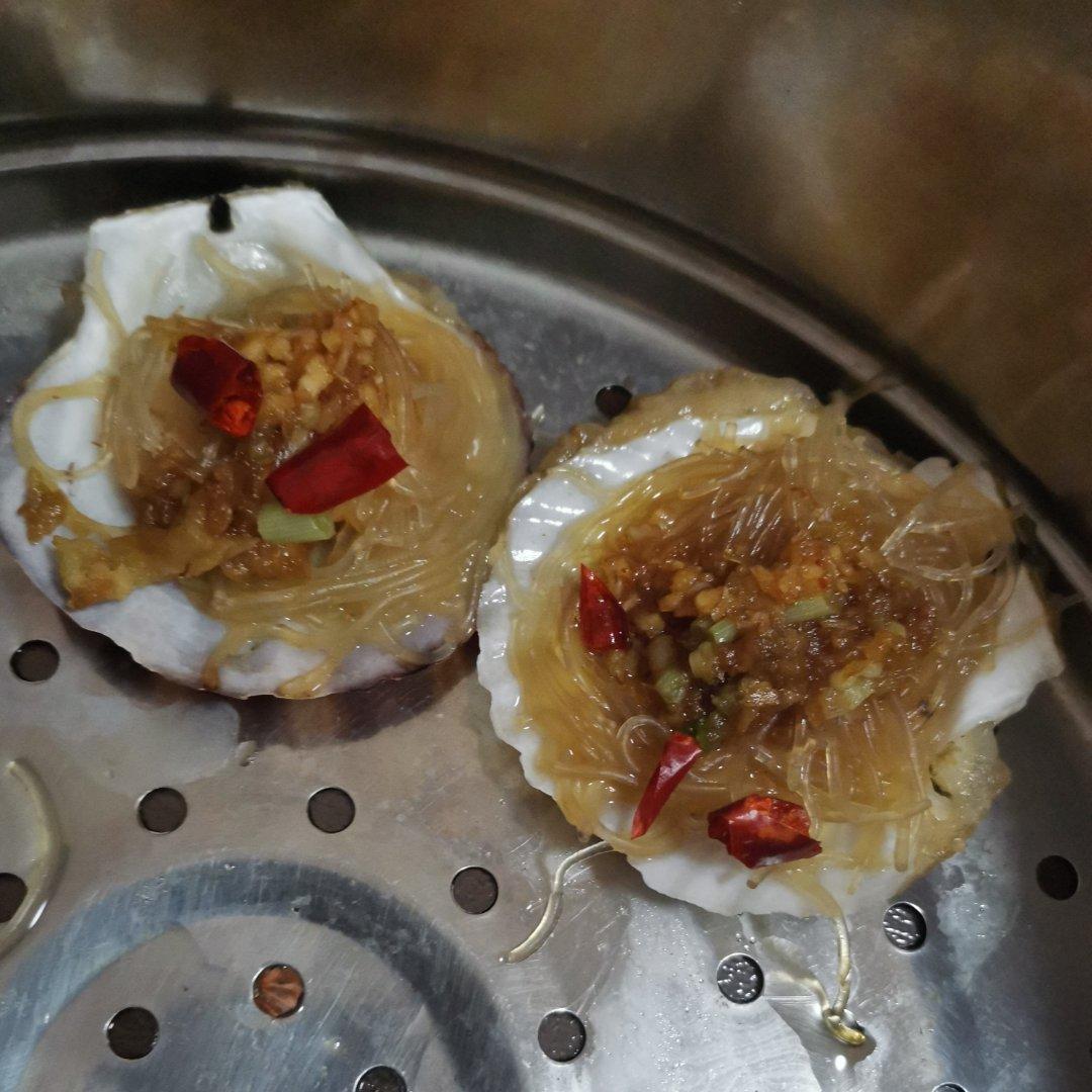 蒜蓉粉丝蒸扇贝粉丝入味有诀窍