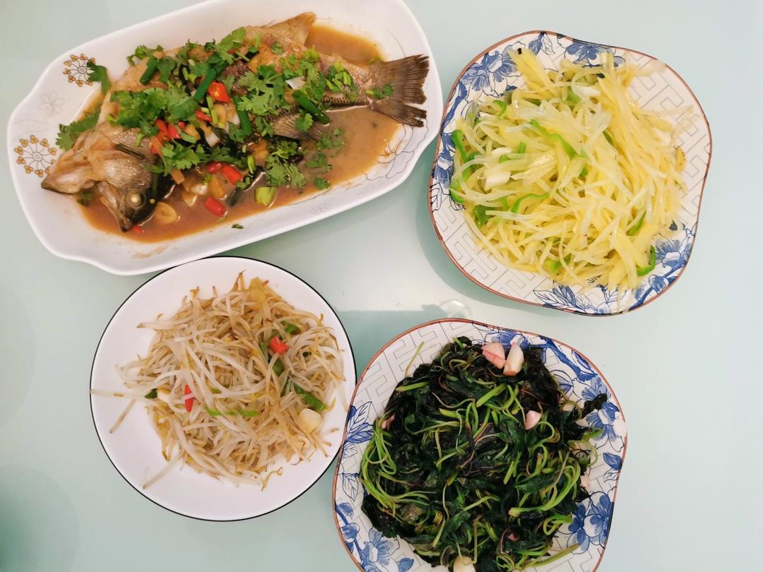 红烧鲈鱼