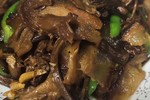 腊肉炒干茶树菇