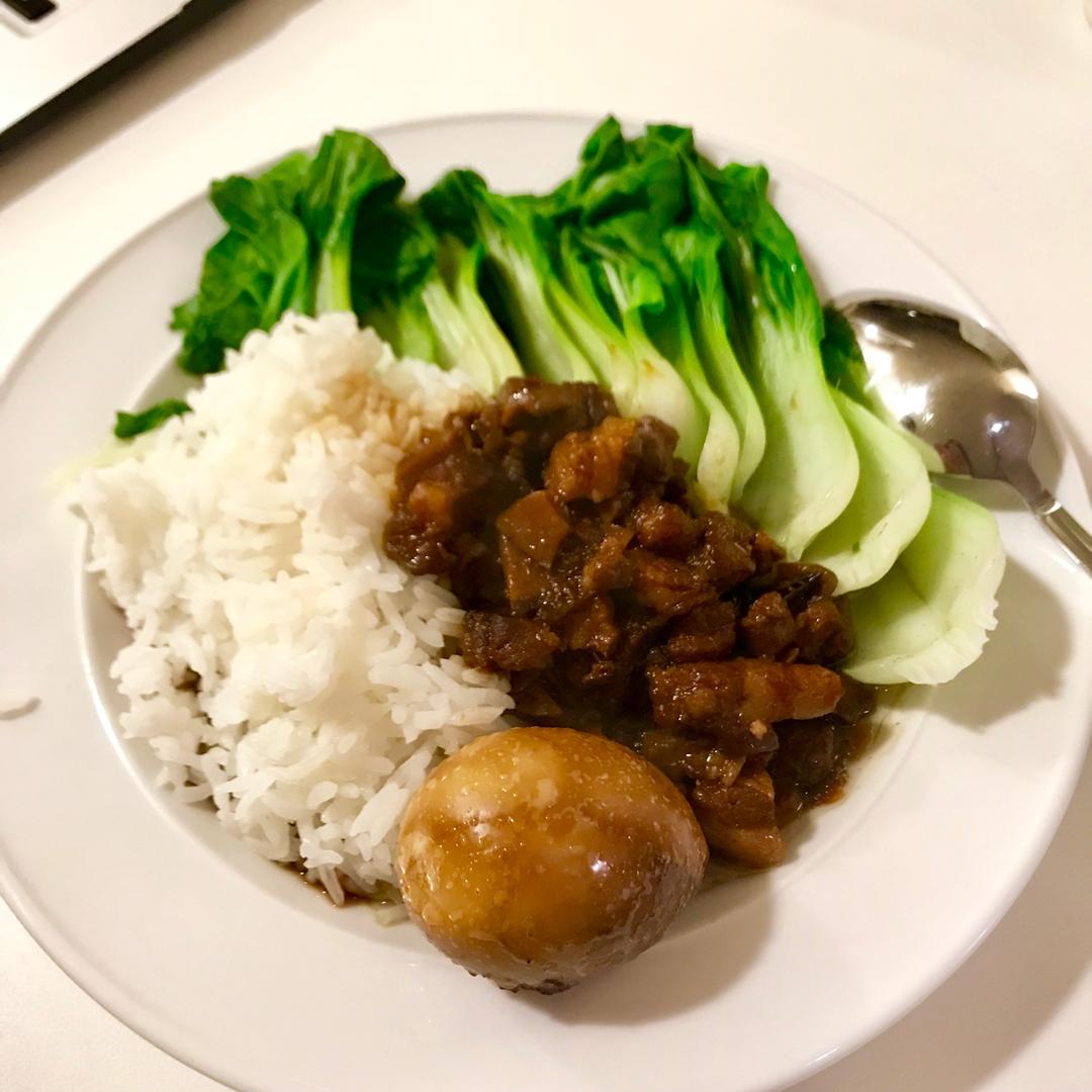 洋葱酥卤肉饭