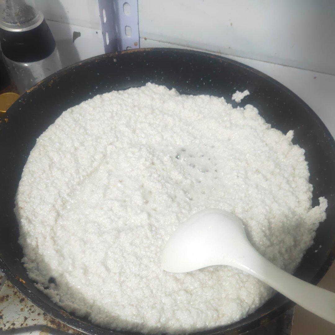 自制椰子汁＋椰蓉＋椰子油