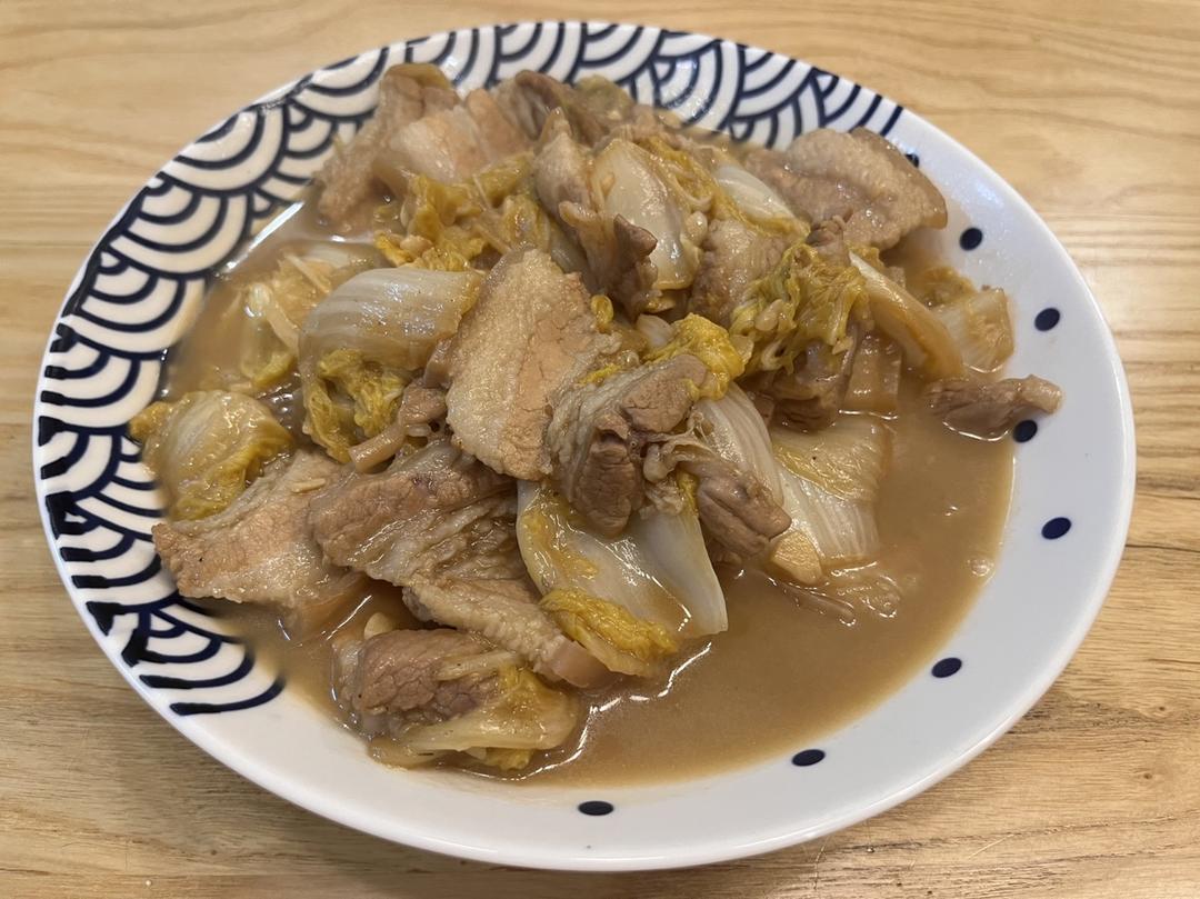 很香的白菜炖五花肉