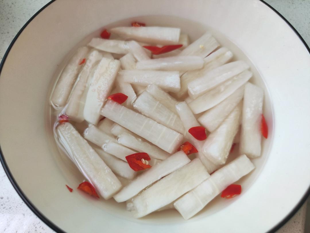 腌萝卜，酸甜爽口