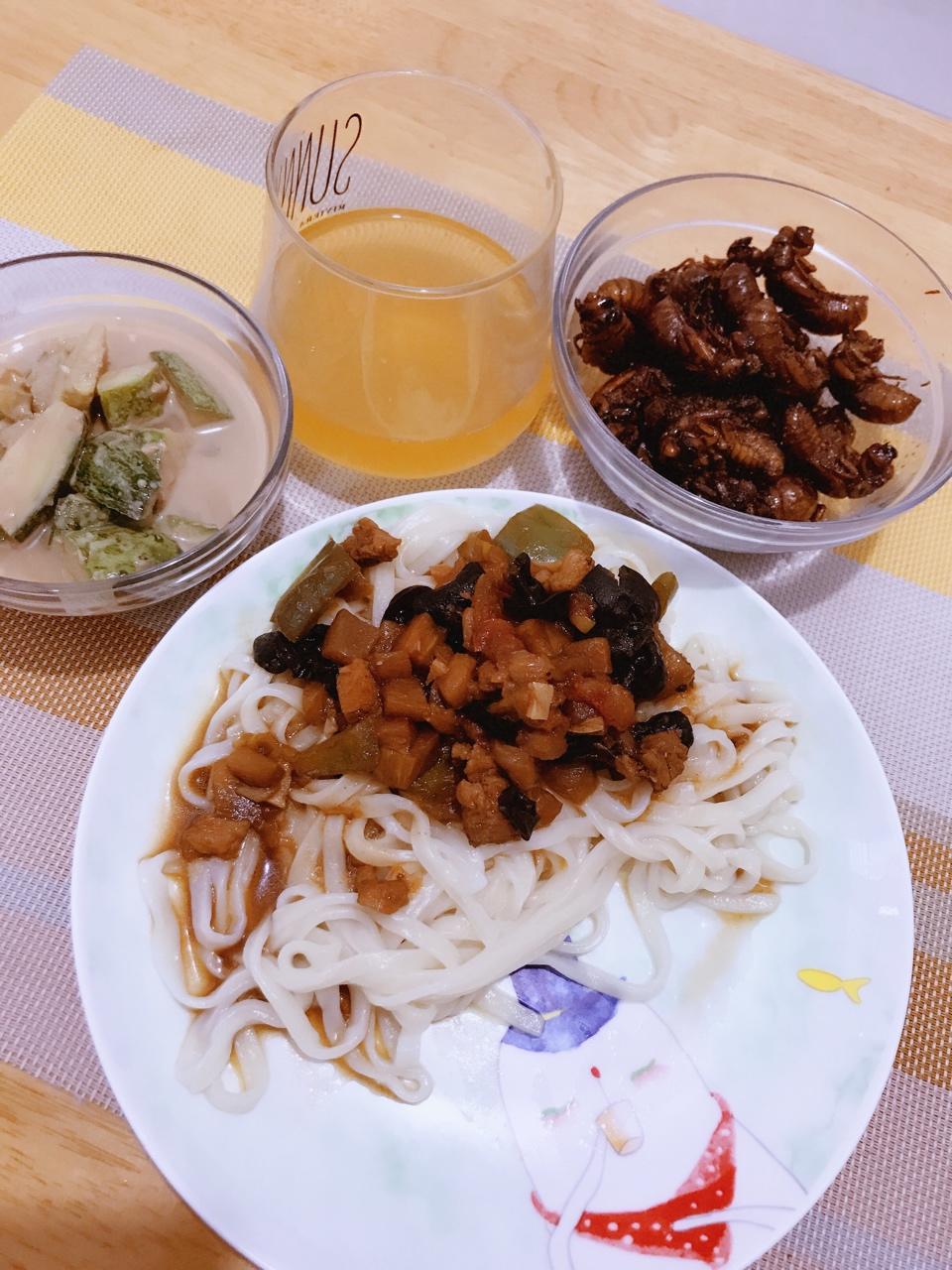 西红柿茄子肉丁打卤面