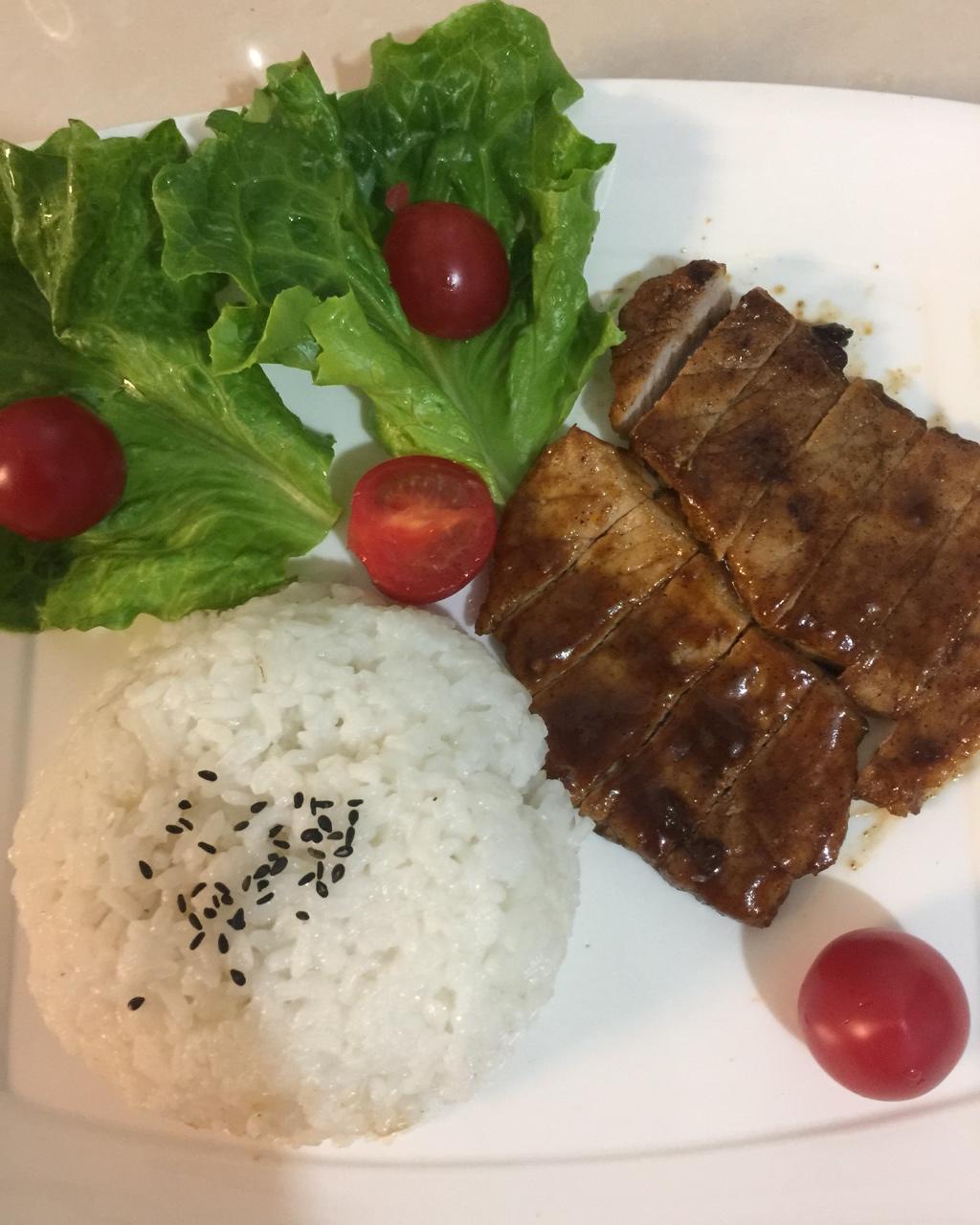 喷香黑椒猪扒饭