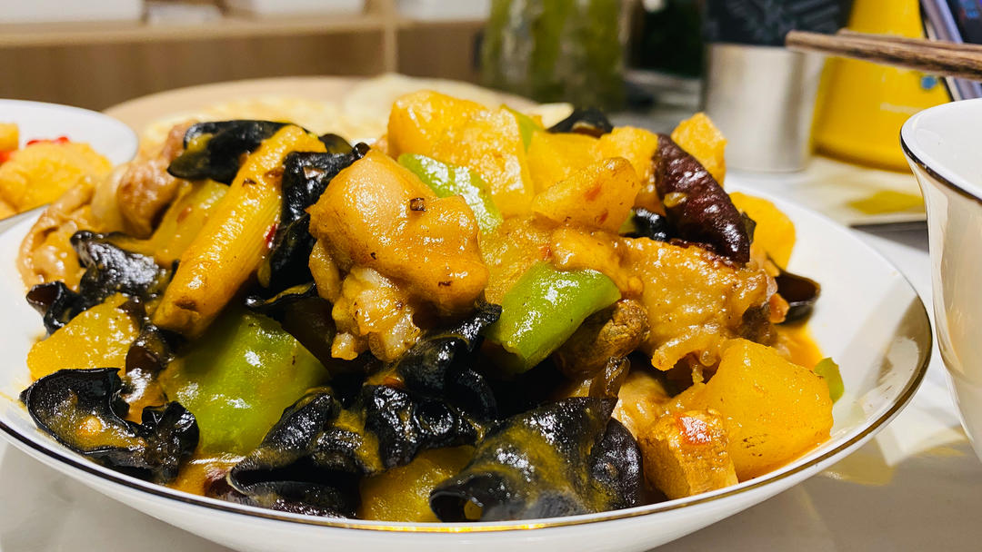 香浓味美家常版配菜黄焖鸡米饭