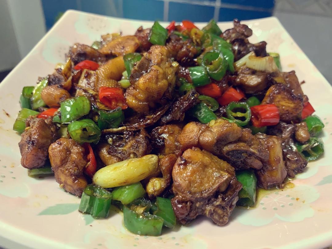 小炒鸡（鲜辣入味很下饭）