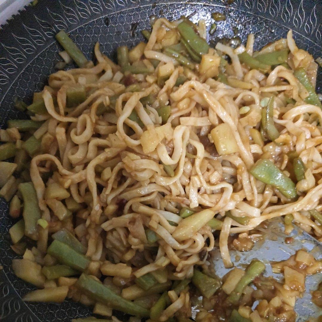豆角焖面