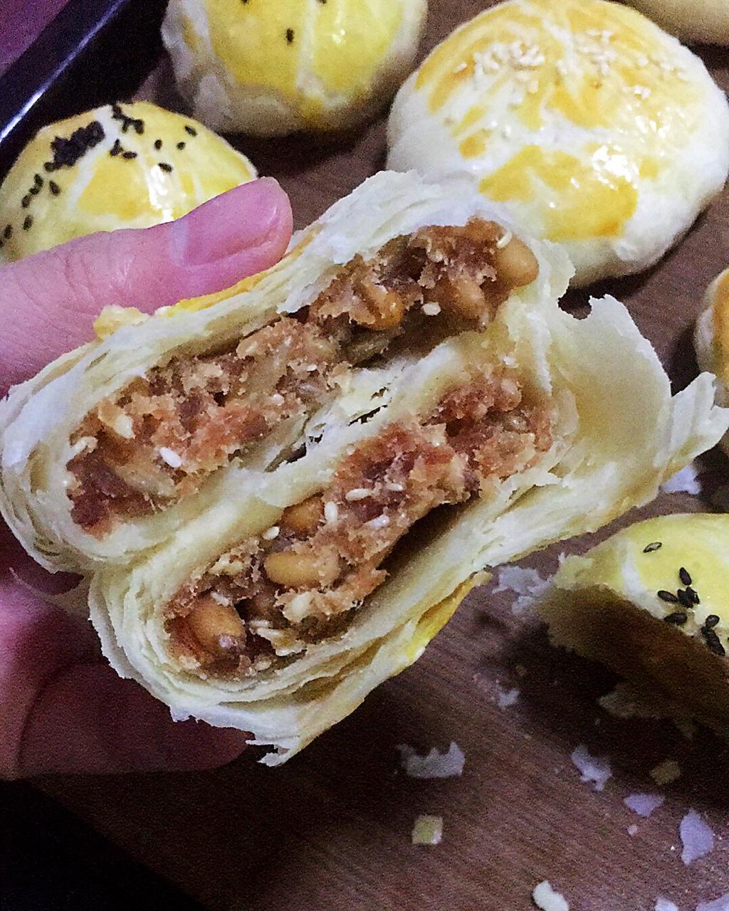 松仁金丝月饼