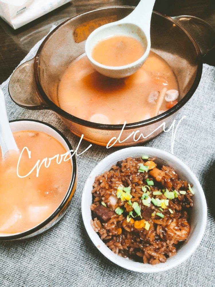 【排骨焖饭】