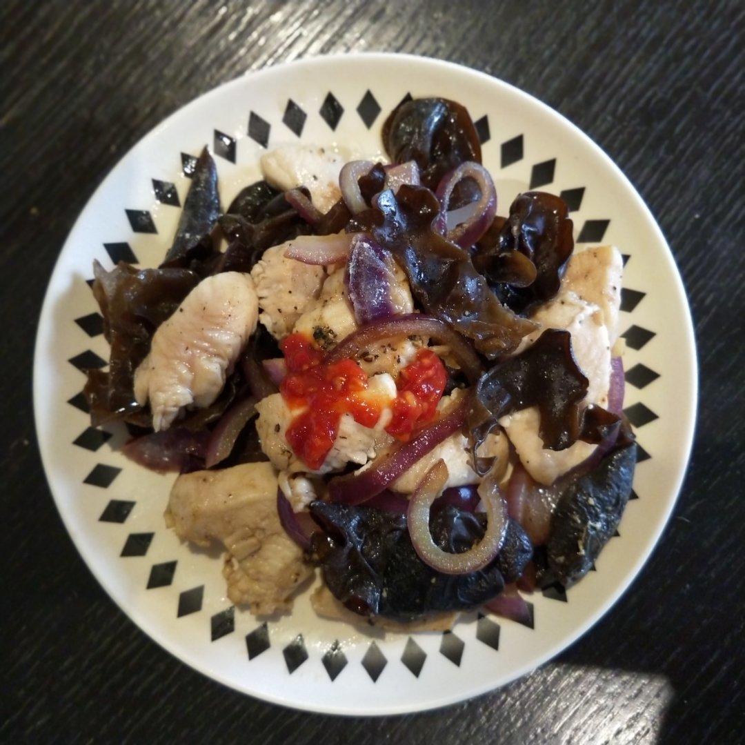 洋葱炒鸡胸肉