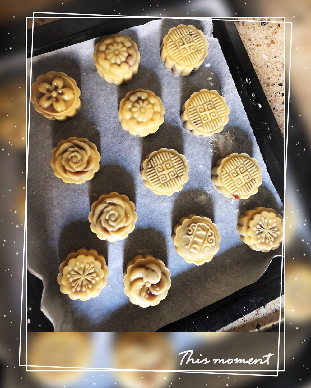 广式月饼—蛋黄莲蓉月饼