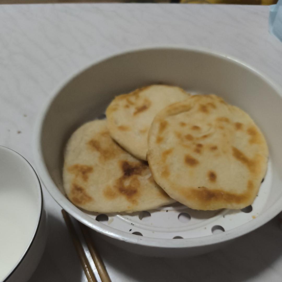 家常半发面小油饼 外酥里软方法简单凉了也不硬 层次分明 附细节视频详解