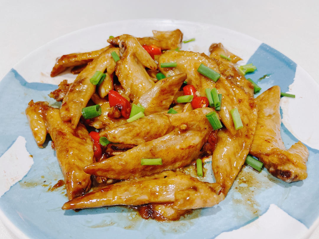 小厨神陈小崽做的秘制风味鸡尖