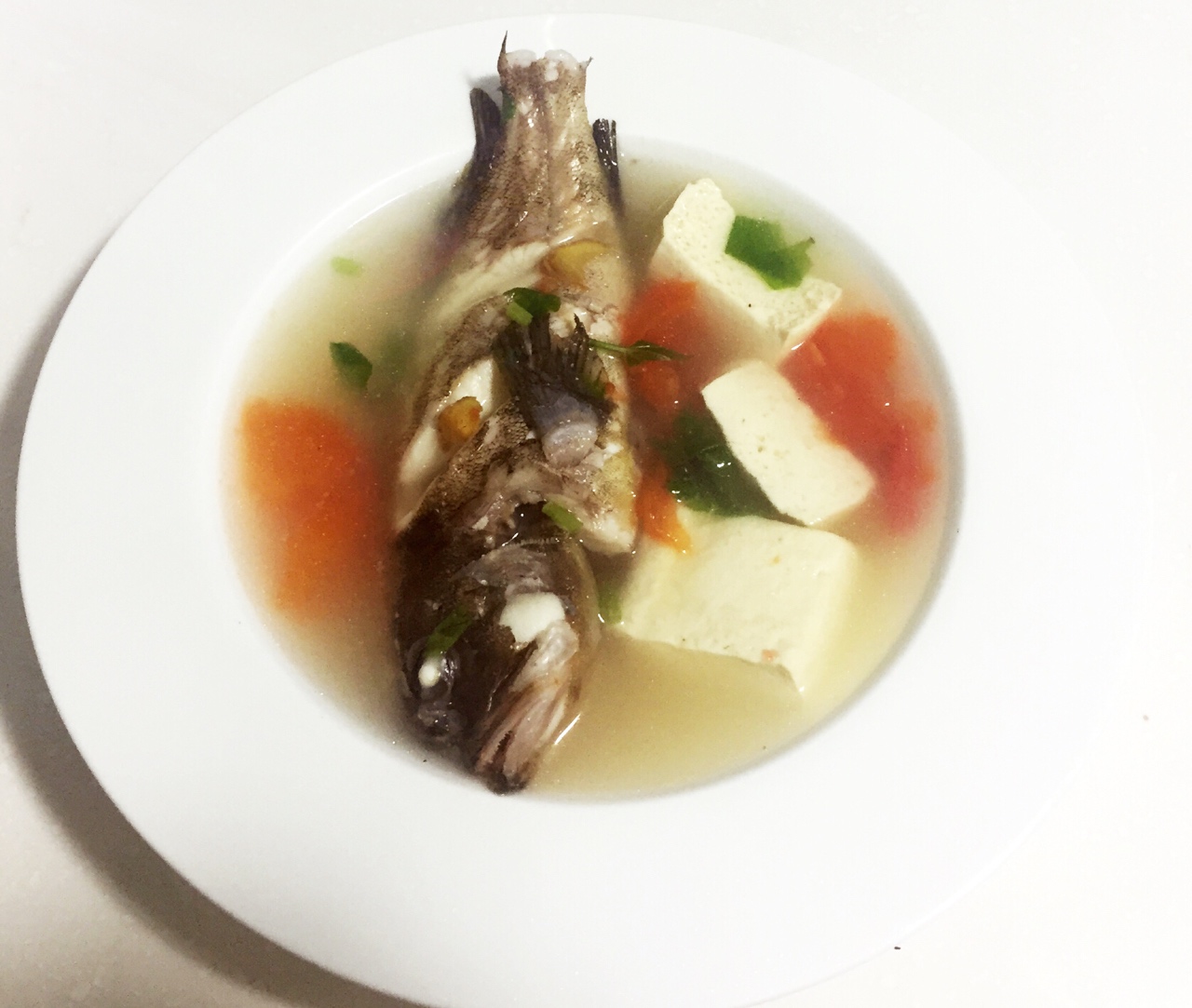 跟着小神做美食——西红柿石斑鱼汤的做法