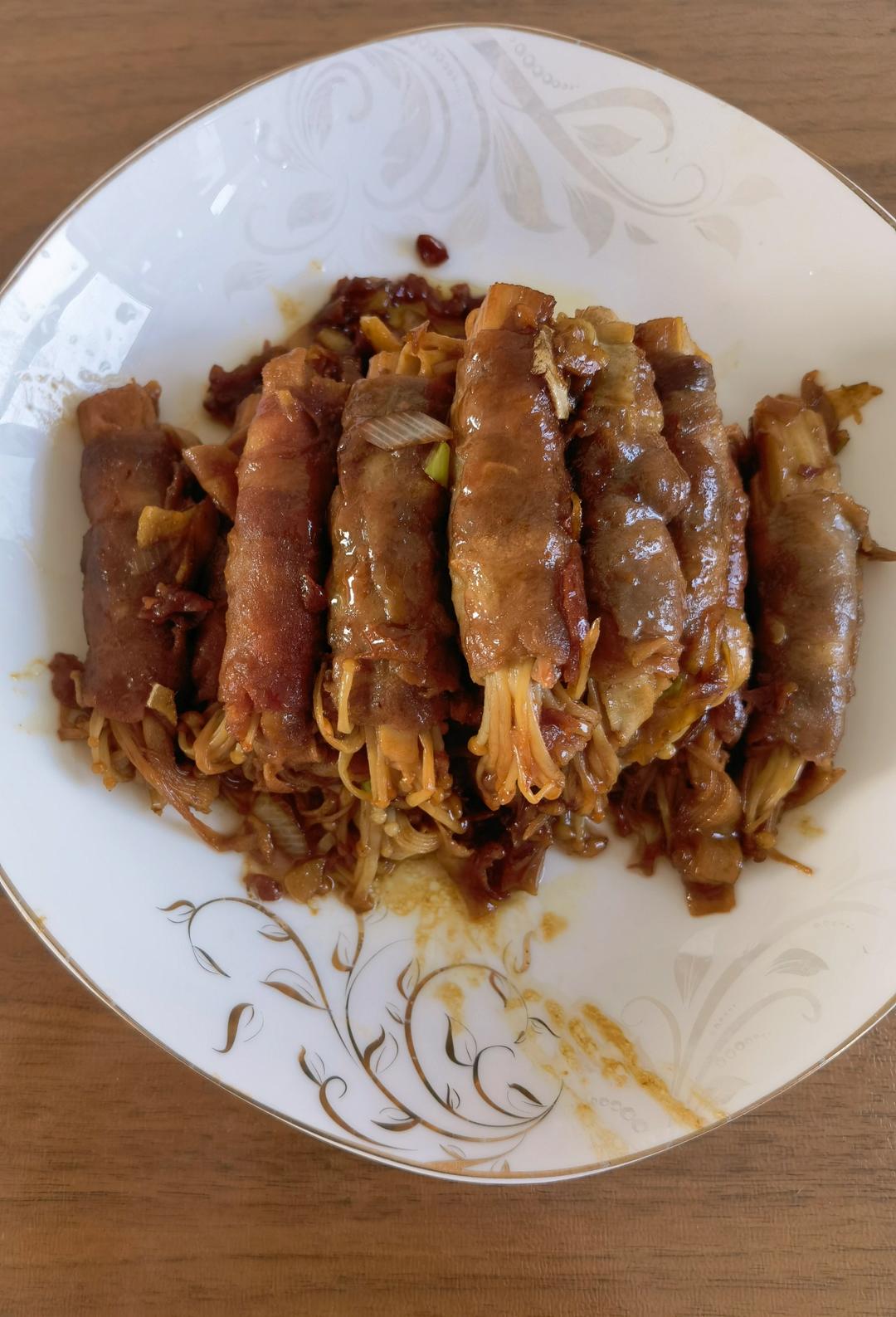 超级下饭的金针菇牛肉卷