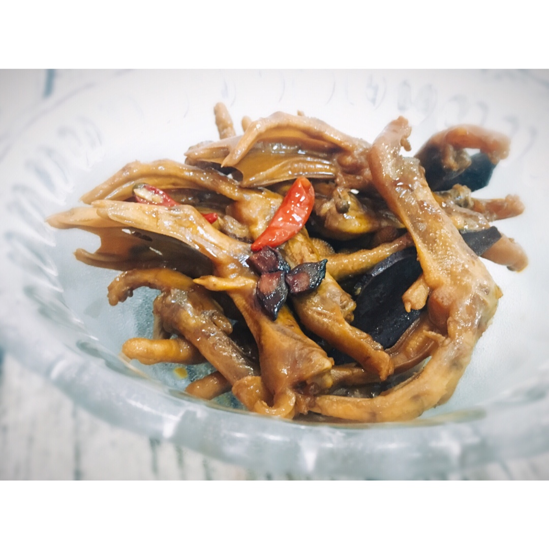 香卤鸭掌（好吃得不得了）