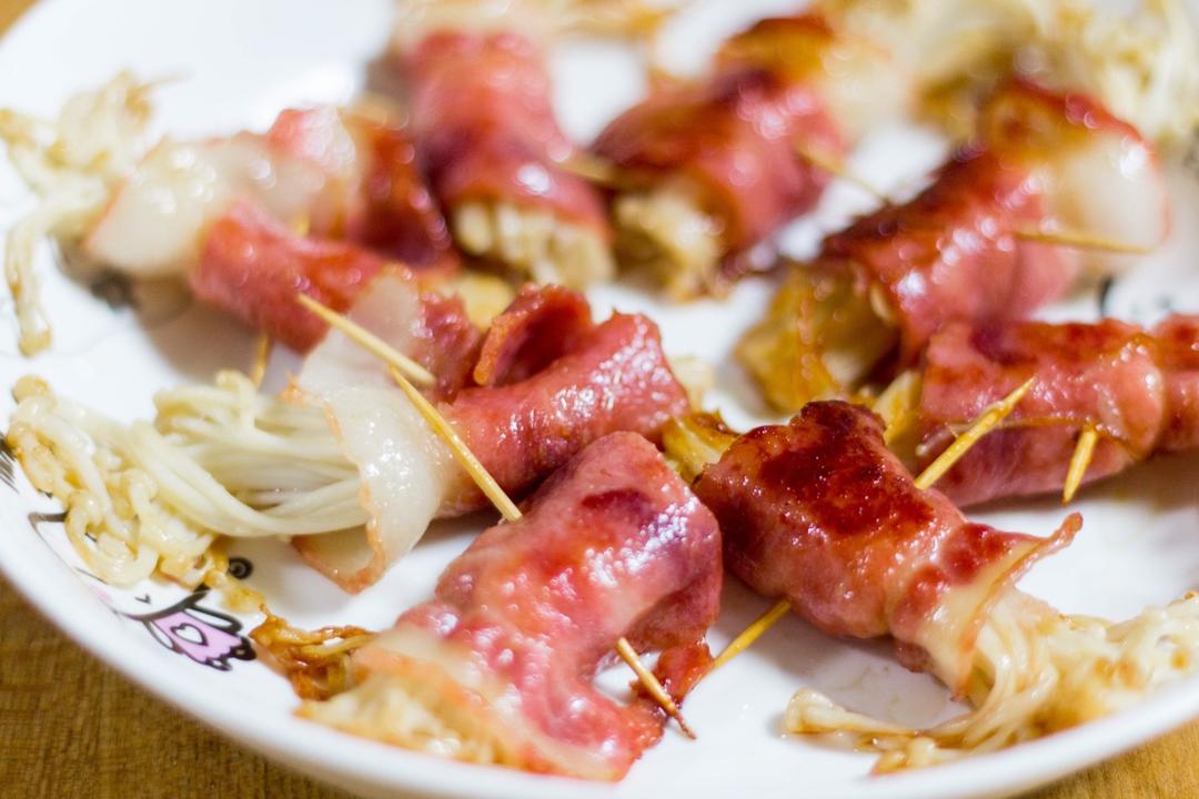 香煎培根金针菇卷