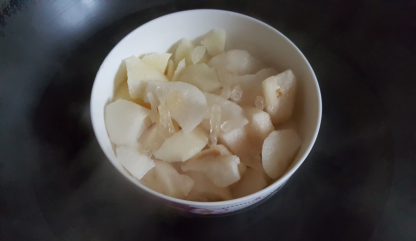 冰糖炖香梨·食疗治咳嗽的做法 步骤2