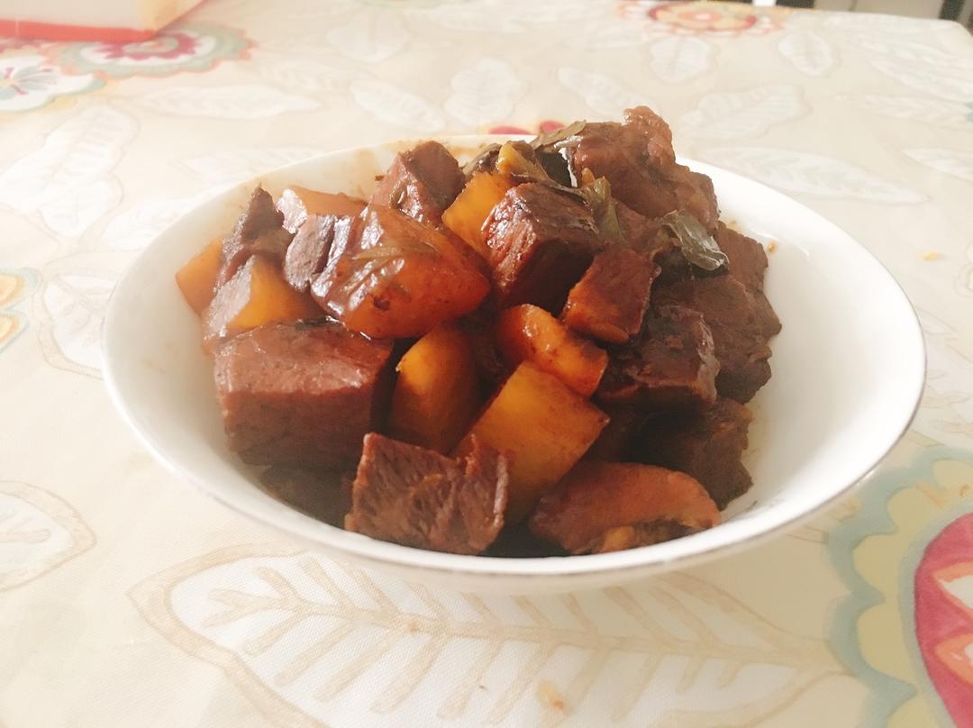 萝卜炖牛肉