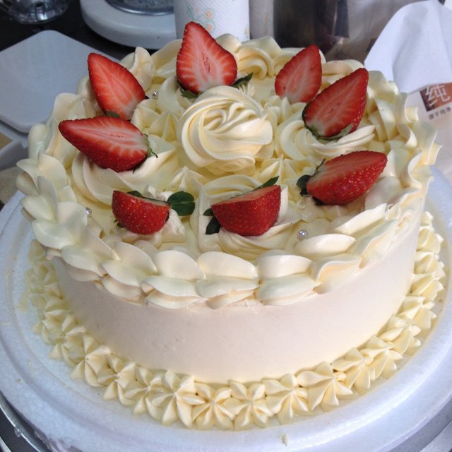 天堂的囡囡做的草莓鲜奶油蛋糕