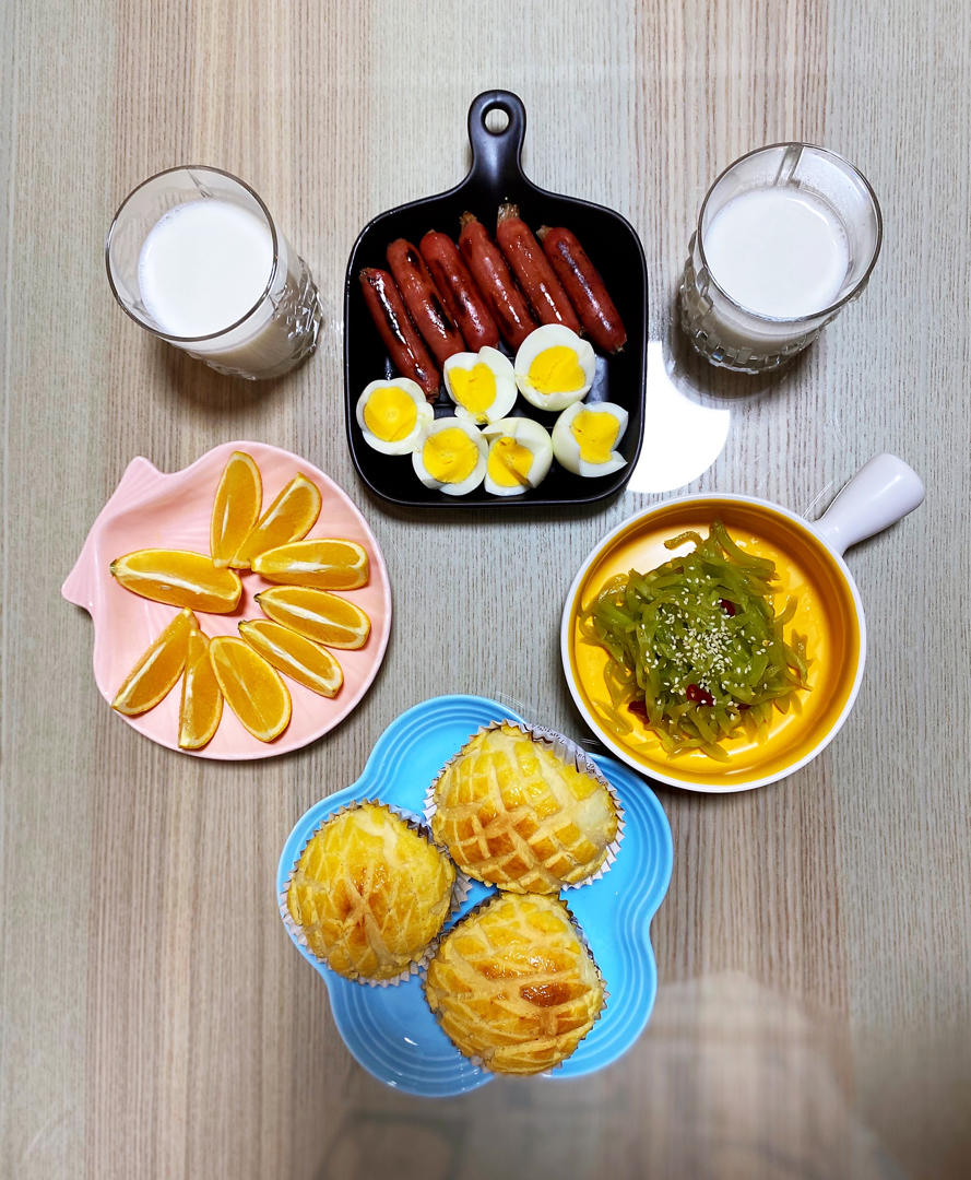 好吃到炸裂的港式菠萝包（附带制作酥皮的小视频）