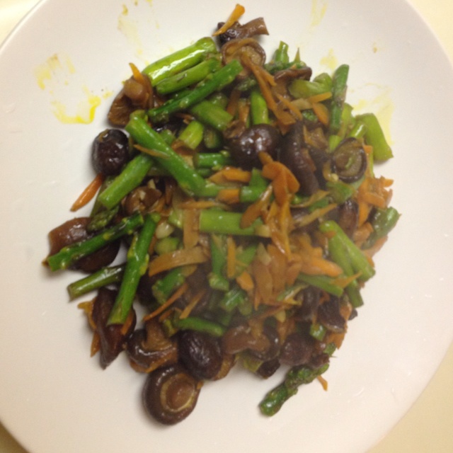 芦笋胡萝卜香菇小炒