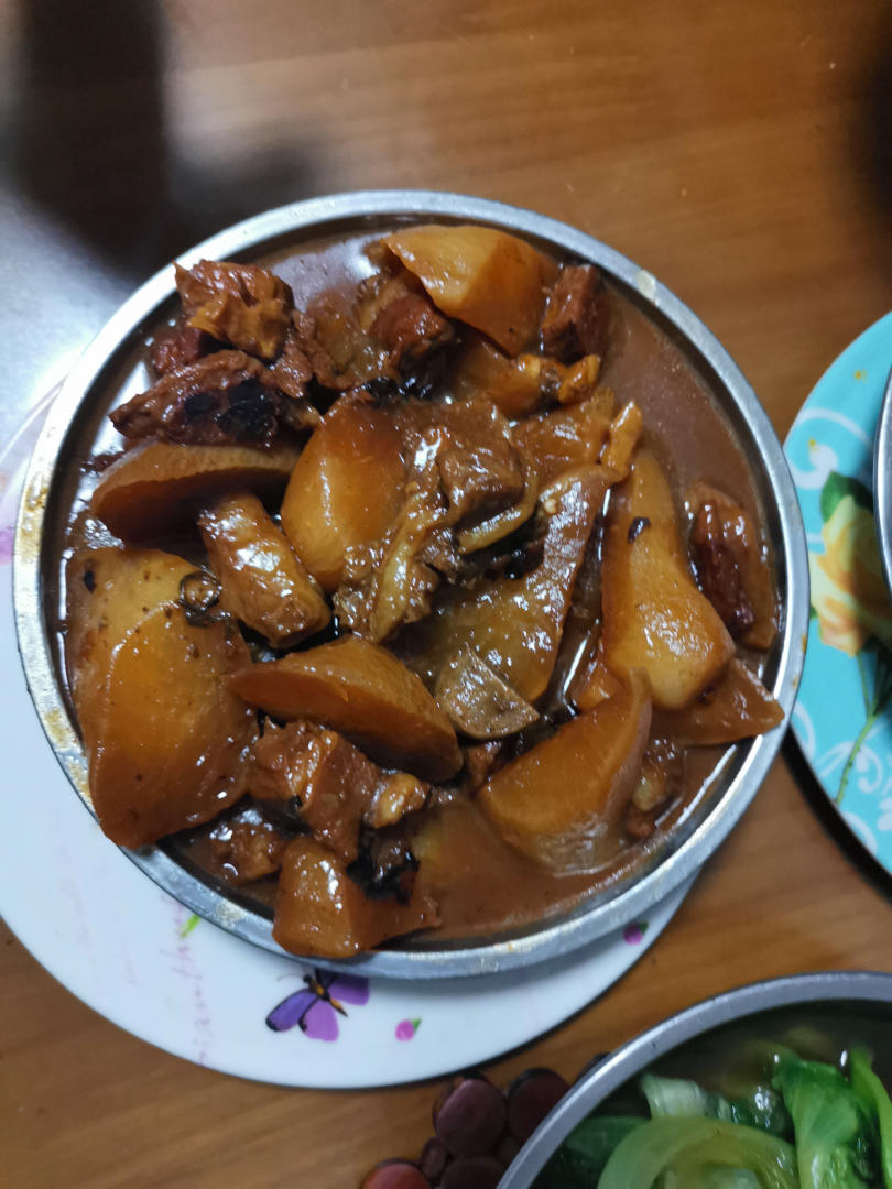 广式萝卜焖牛腩