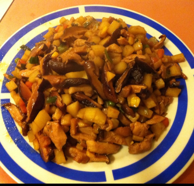 香菇土豆炖鸡肉