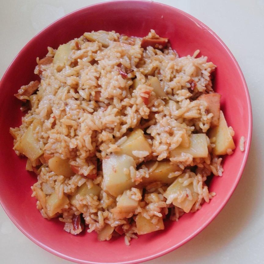 【电饭煲土豆火腿焖饭】