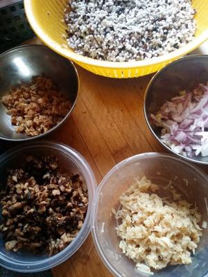 自制特色风味米肠的做法 步骤2