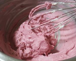 红玫瑰草莓奶油奶酪方蛋糕（八寸）的做法 步骤17