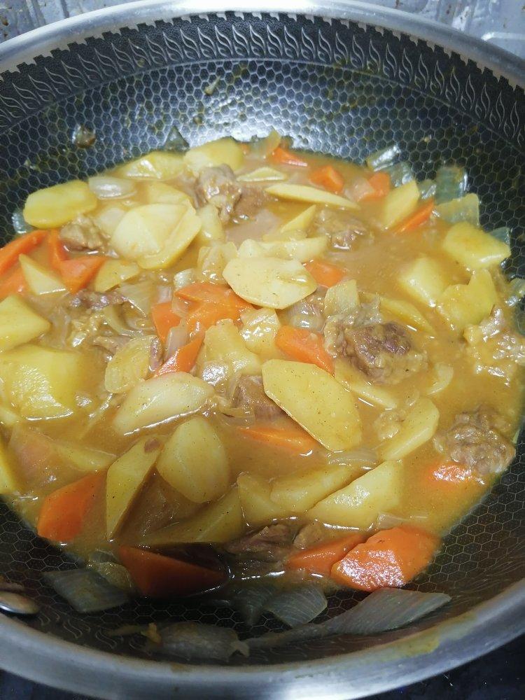 咖喱牛肉炖土豆