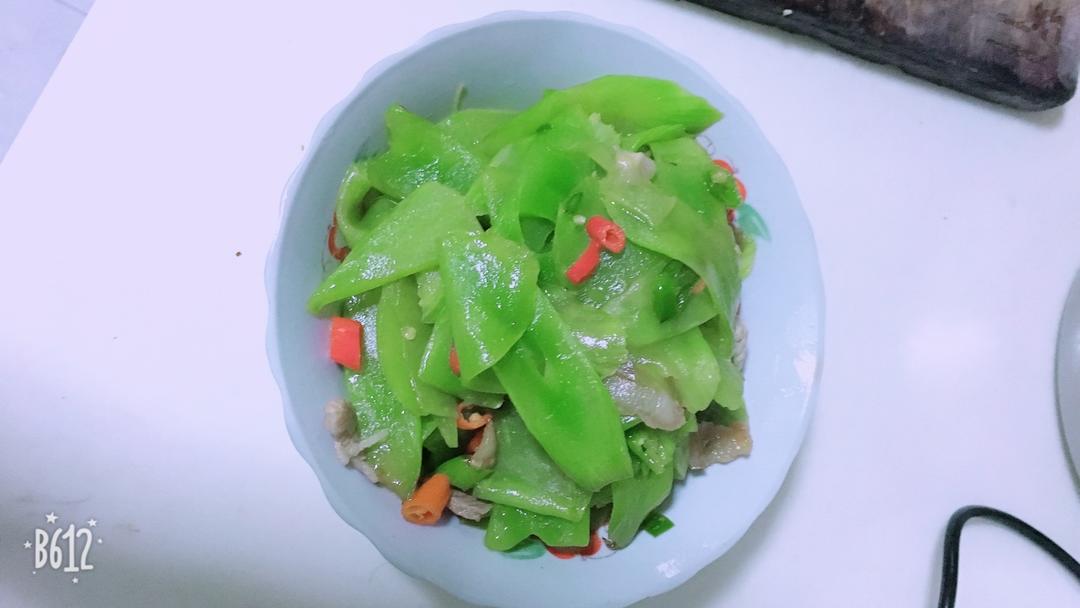 清炒莴笋